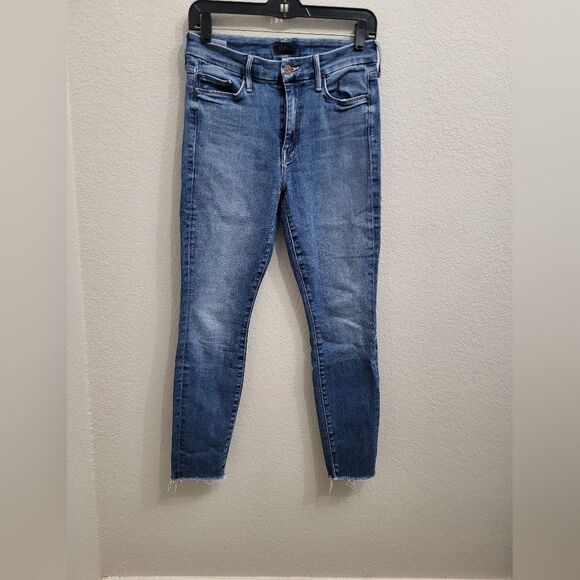 Mother The Looker Ankle Fray in Satisfaction Guaranteed Jeans - Picture 2 of 8